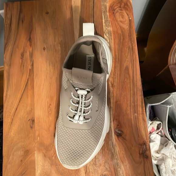 Worn once - Picture 1 of 2